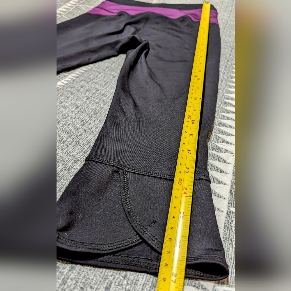 Hyba brand, size small yoa capris, excellent used condition, black w/purple - Picture 4 of 8